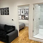 Cosy London Apartment - Stratford Near Abba Voyage, 02 Greenwich, Westfield